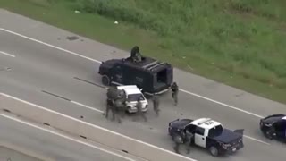 پایان دادن خودرو زرهی پلیس به تعقیب و گریز خسته کننده‎!!