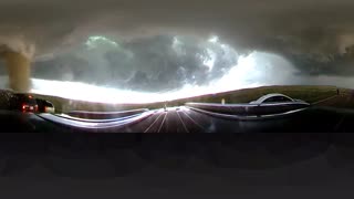فیلم 360 درجه از تعقیب گردباد